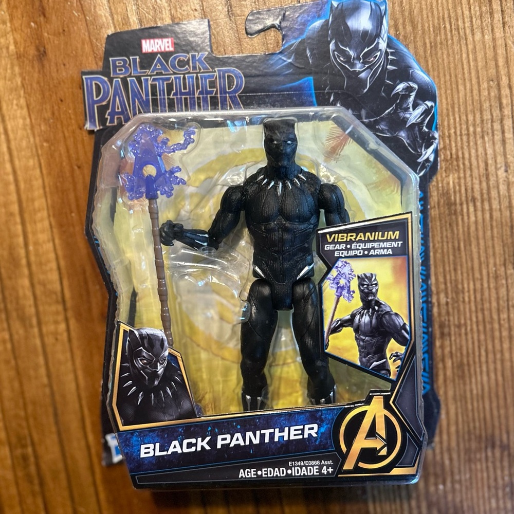 (2017) Hasbro Marvel Black Panther 6-inch Black Panther Figure